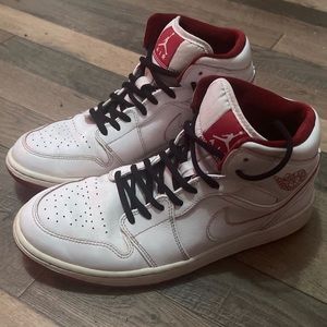 Retro Air Jordan Mid 1 White Gym Red